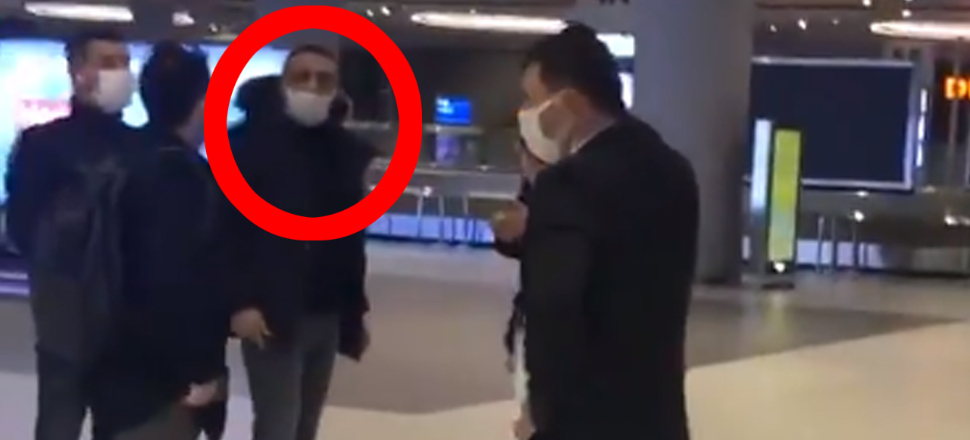 Kadın görevliye küfür isyan ettirdi!