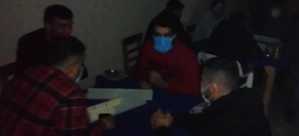Mum ışığında okeye ceza yağdı