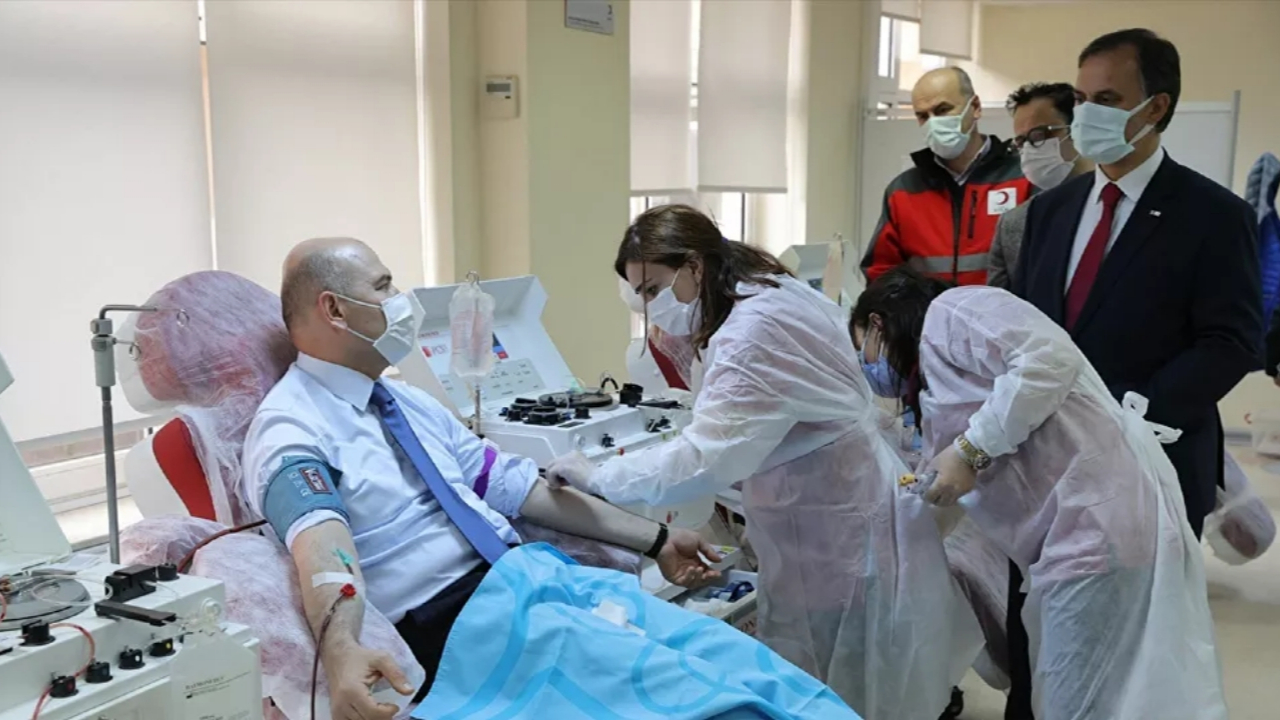 Bakan Soylu'dan immün plazma bağışı
