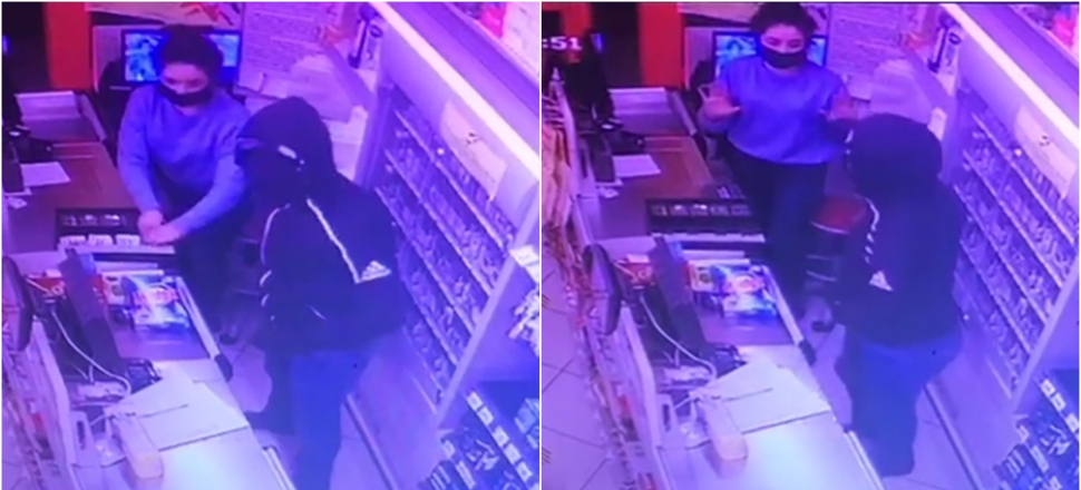 Herkesin çıkmasını bekleyip yanına gitti