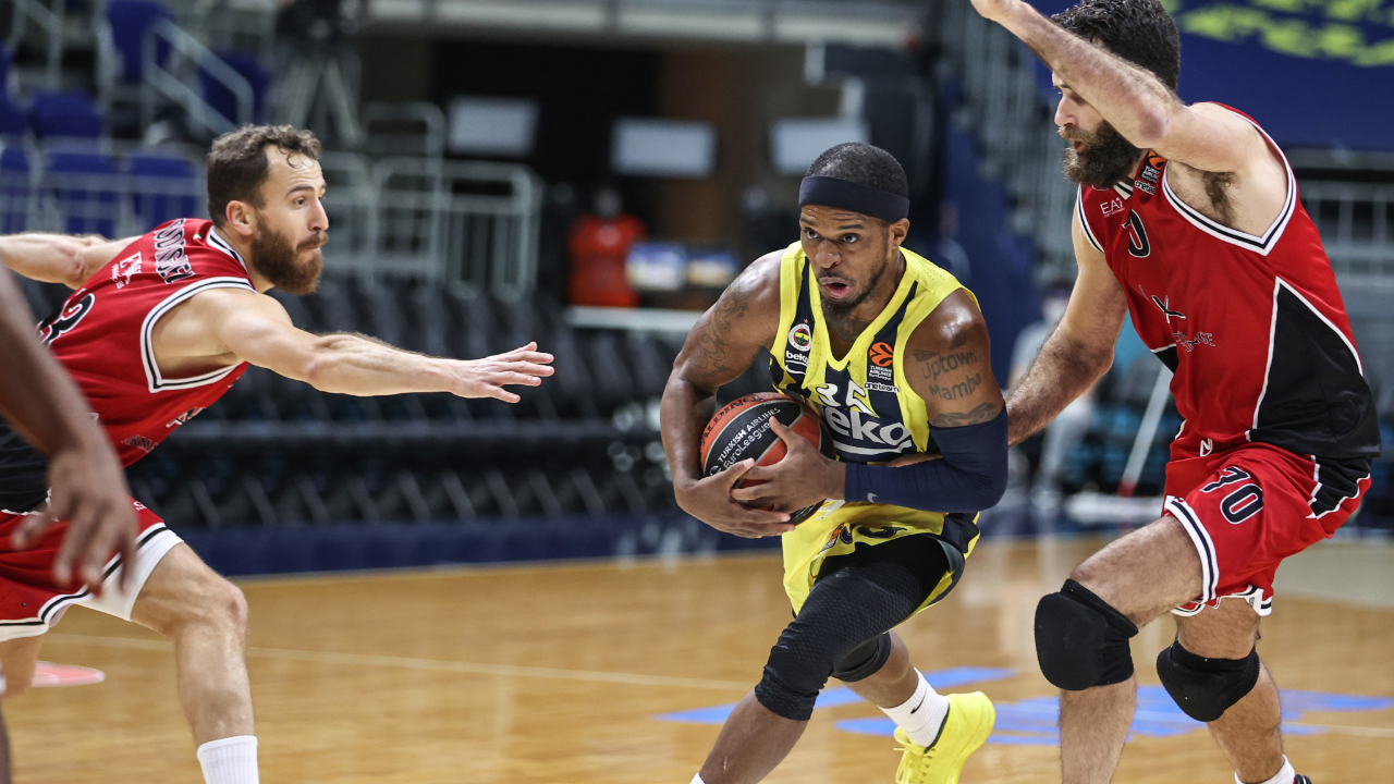 Fenerbahçe Beko'da yüzler gülmüyor