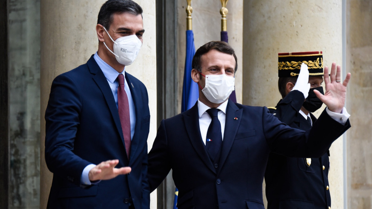 Macron'la görüşen iki lider karantinada