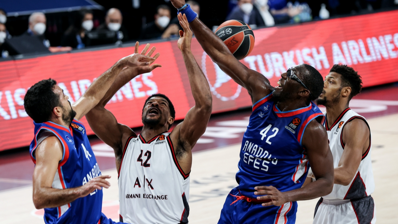 Milano'ya kaybeden Anadolu Efes galibiyete hasret kaldı