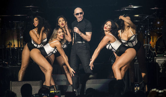 Murat Yıldırım ve eşi İmane, Pitbull'un klibinde oynadı