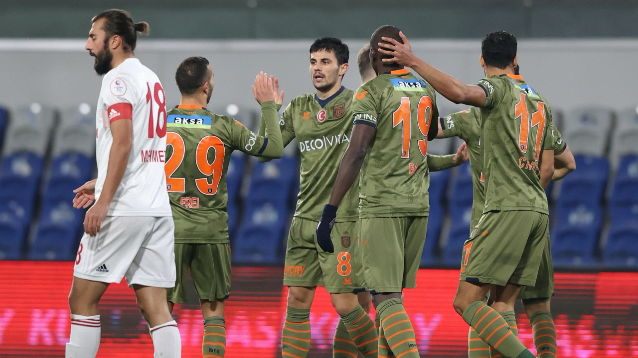 Medipol Başakşehir Kupa'da Turgutluspor'a gol oldu yağdı