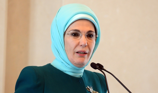 Emine Erdoğan: Eğitimli kadın toplumun ışığıdır