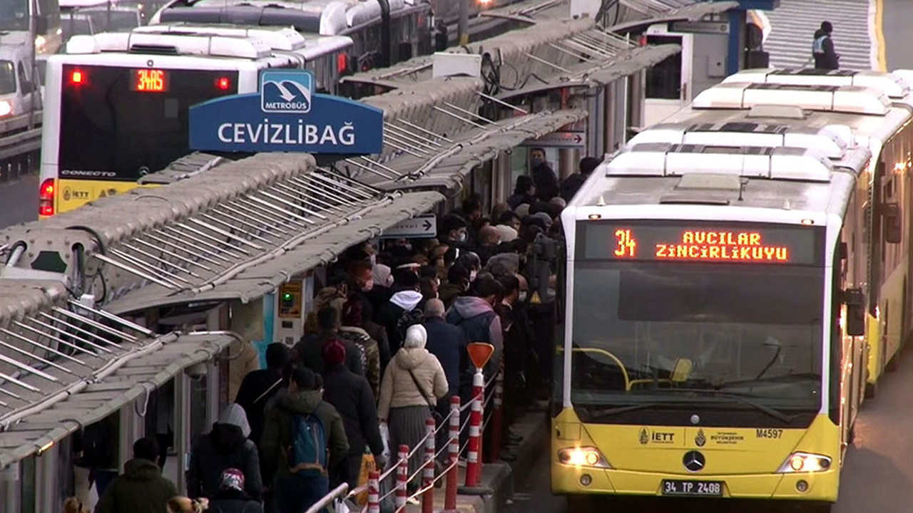 Trafik yine durma noktasına geldi