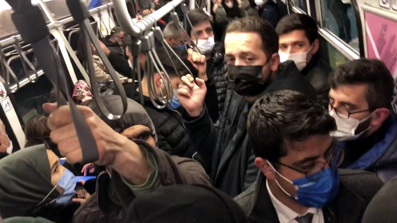 Kirazlı-Yenikapı Metrosu'nda adım atacak yer yok!