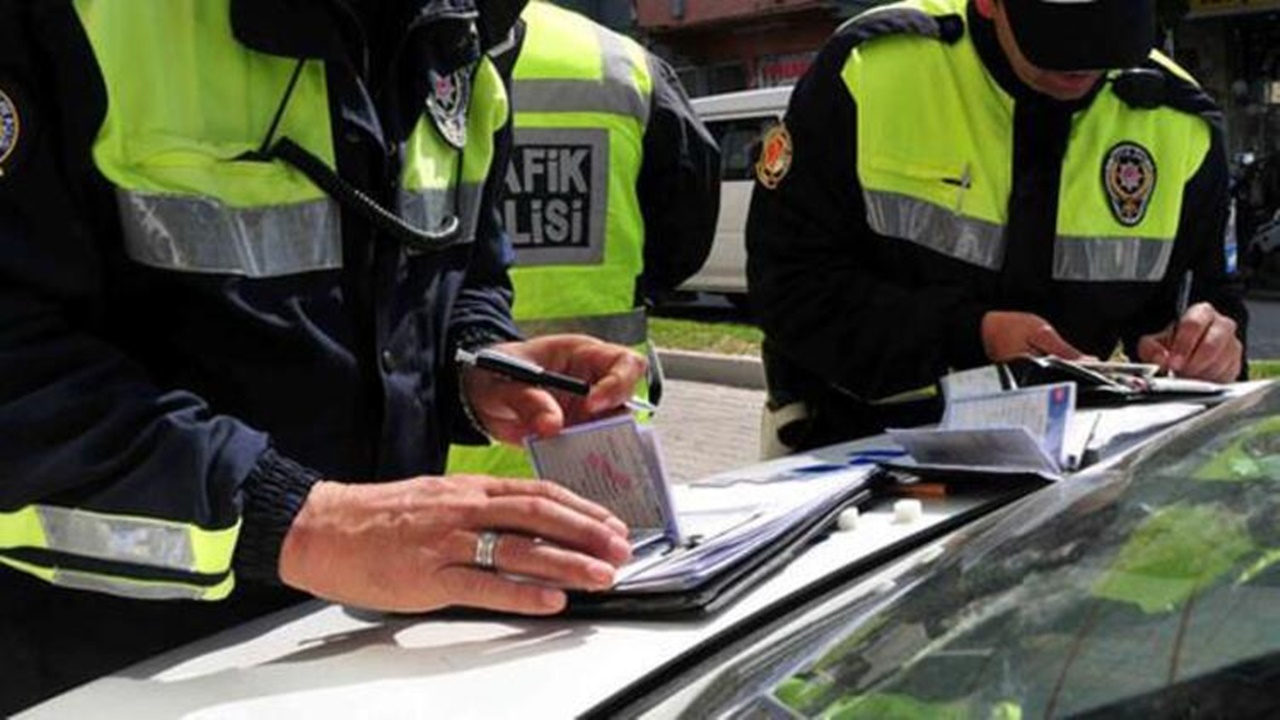 Trafik ve idari para cezası kesilenler dikkat!