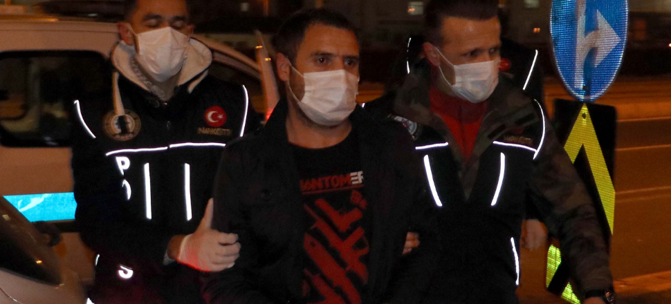 Cezaevi firarisi otostop çektiği araçta yakalandı