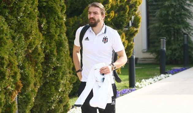 Beşiktaş'ta Caner Erkin sürprizi