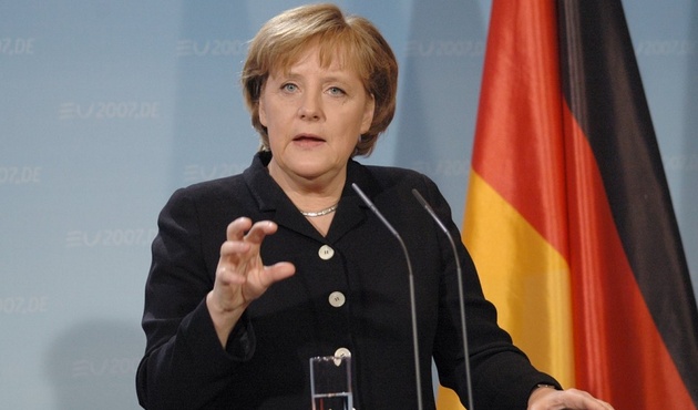 Merkel'den Türkiye'ye 'Nazi' tepkisi!