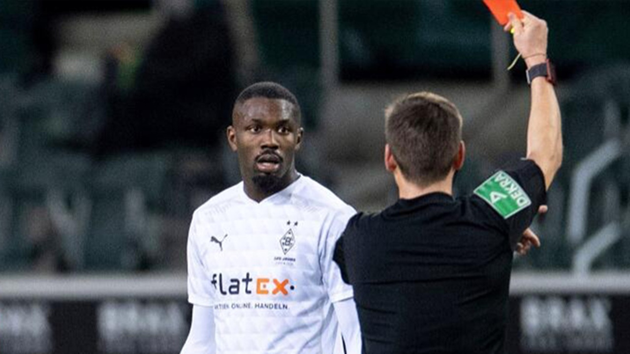Rakibine tüküren Thuram’a Mönchengladbach’tan ağır ceza