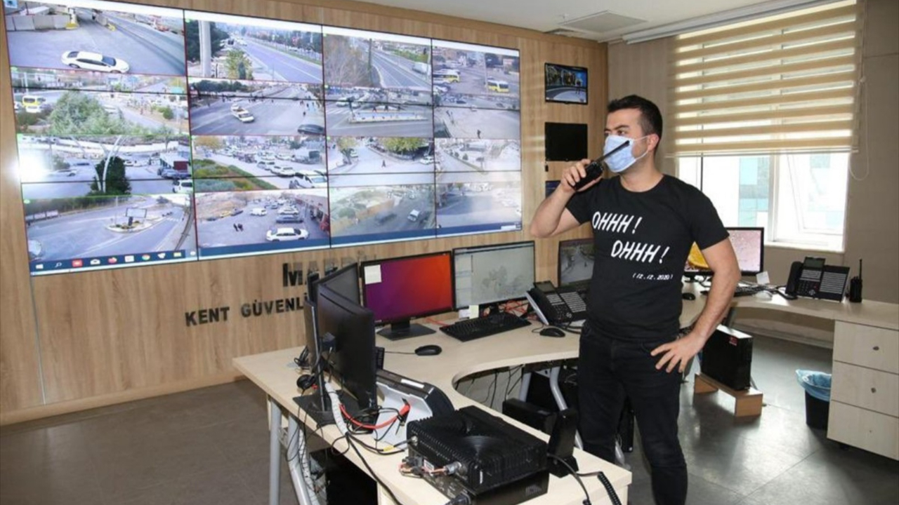 "Ohh ohh" yazılı tişörtlerle terörle mücadele mesajı