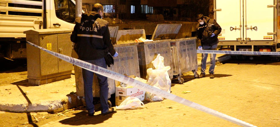 Çöp konteynerine terk edilen bebek öldü