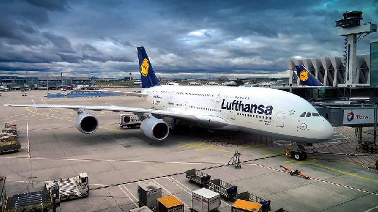 İngiltere'de kıtlık korkusu! Lufthansa 80 ton gıda gönderiyor