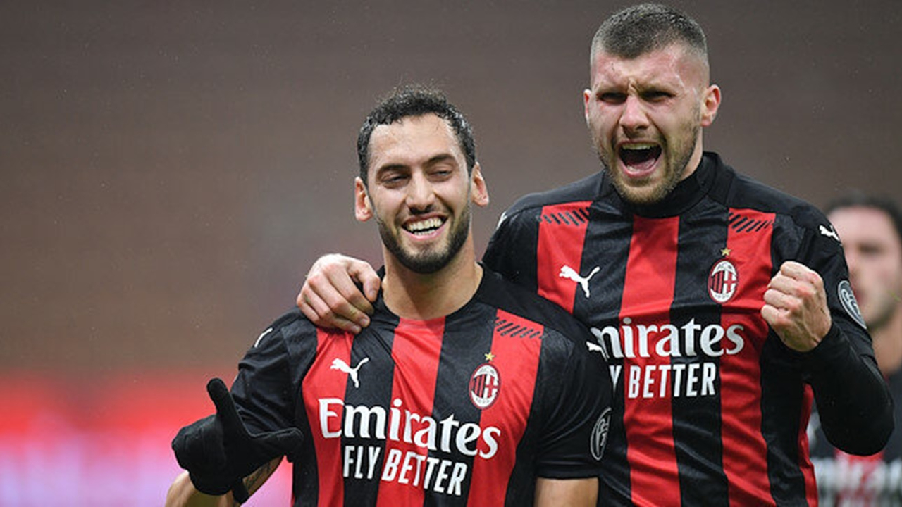 Milan-Lazio maçında Hakan Çalhanoğlu resitali