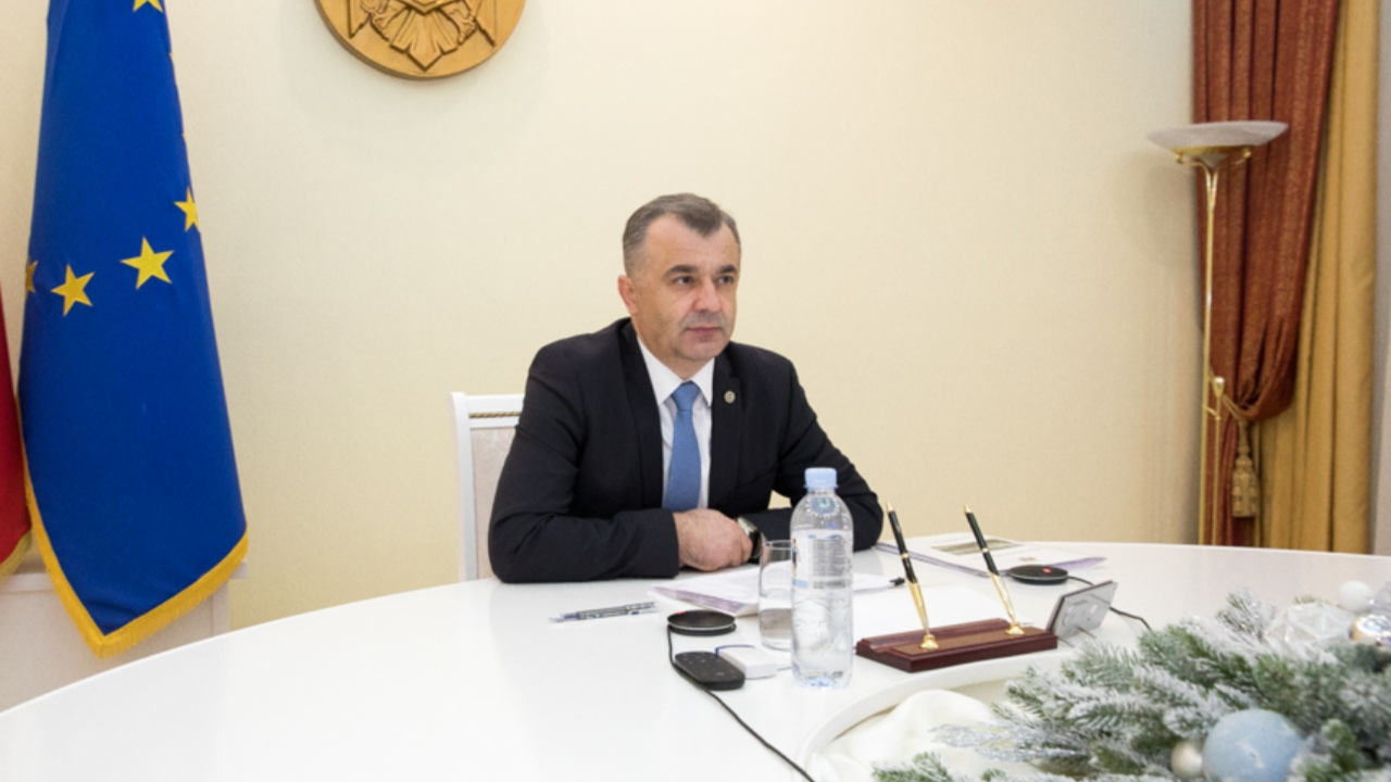 Avrupa'da istifa depremi