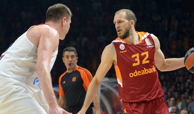 Galatasaray CSKA'ya direnemedi