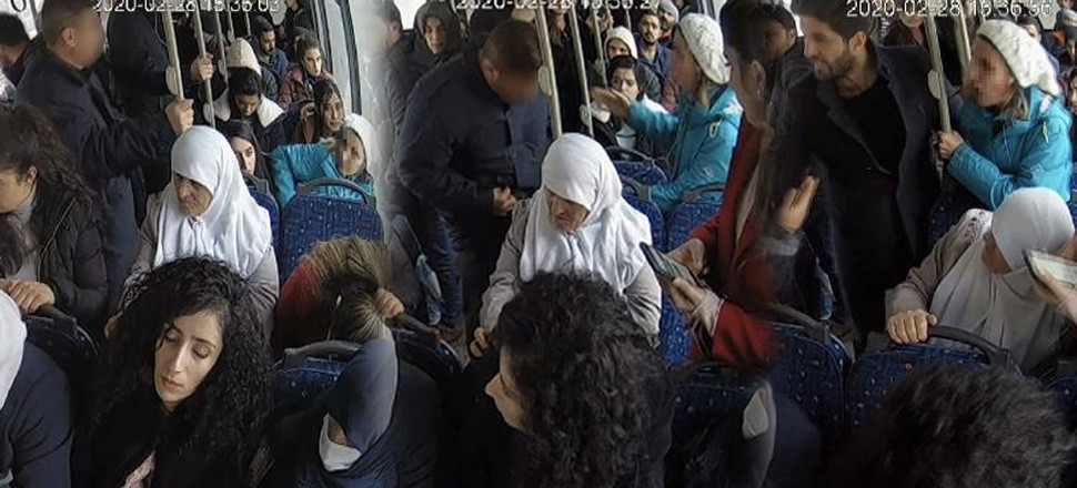 Halk otobüsünde iğrenç anlar kamerada...