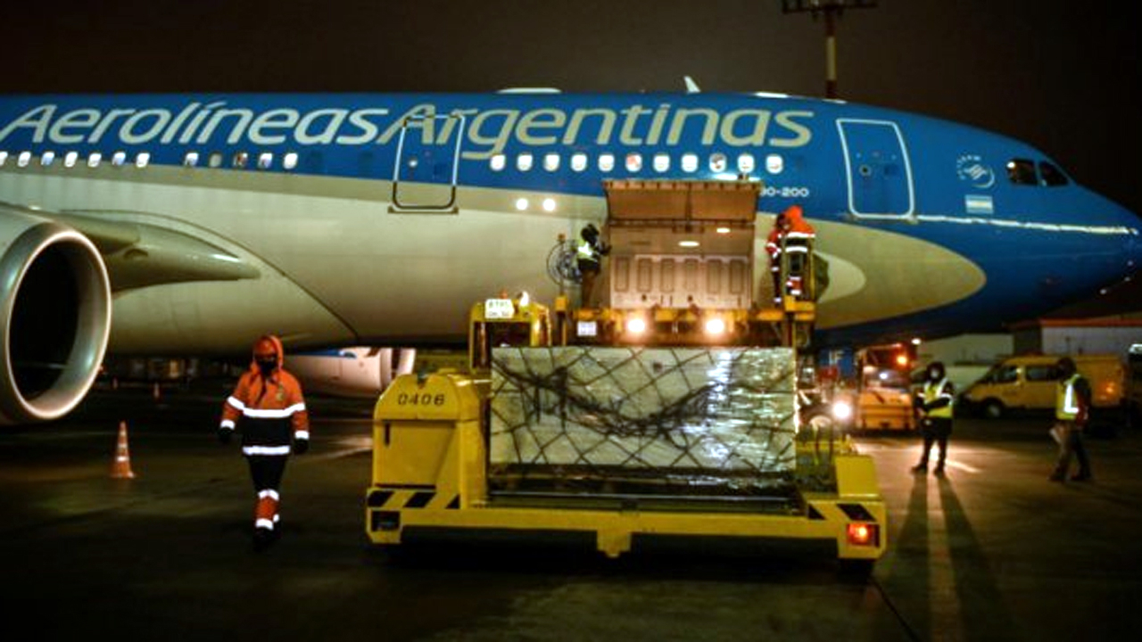 Rusya, Arjantin’e 300 bin doz Sputnik V aşısı gönderdi