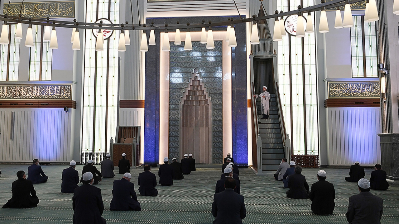 Diyanet'ten yılbaşı öncesi 'alkol' hutbesi