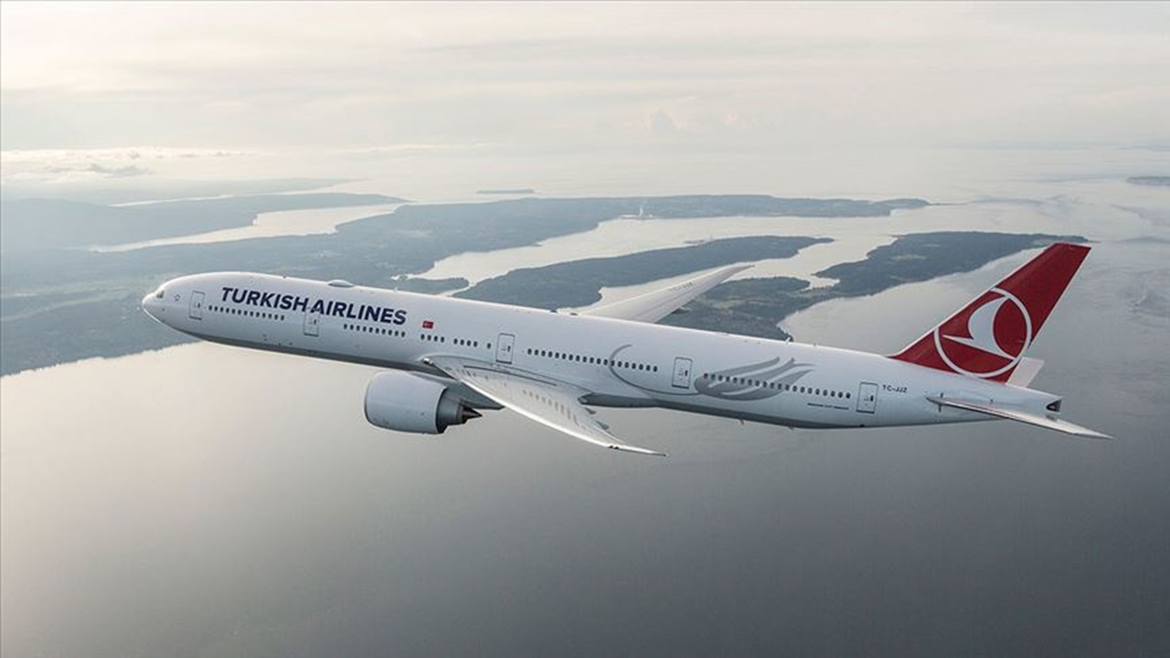 Türk Hava Yolları Londra'ya tahliye seferleri başlattı