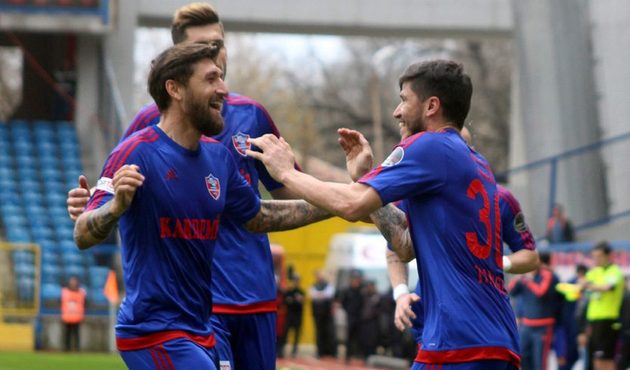 Karabükspor kendini kurtardı Adanaspor'u ateşe attı