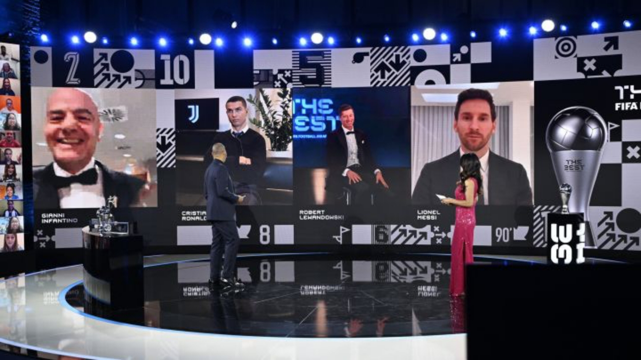 Cristiano Ronaldo'ya "yüzyılın en iyi futbolcusu" ödülü