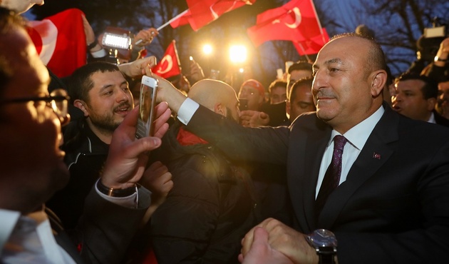 Hollanda'dan skandal karar: Çavuşoğlu'nun uçuş izni iptal edildi!