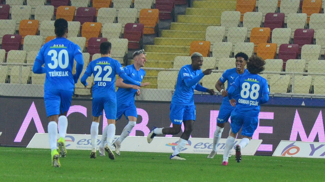 Erzurumspor Yeni Malatyaspor'u 4 dakikada geçti!