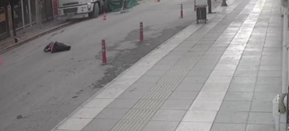 Deprem olunca camdan atladı