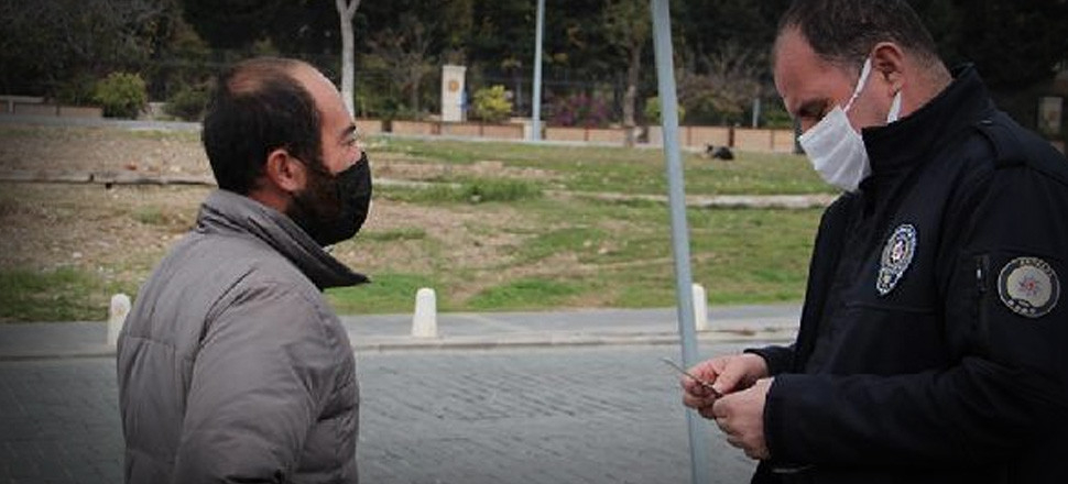 EGM'den sokakta yaşayan kişiye kesilen 'kısıtlama' cezası için özür