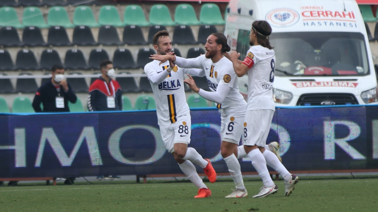 Ankaragücü deplasmanda Denizlispor'a horozlandı