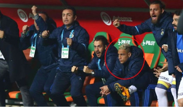 Golde herkes zıpladı Van der Wiel put gibi kaldı!