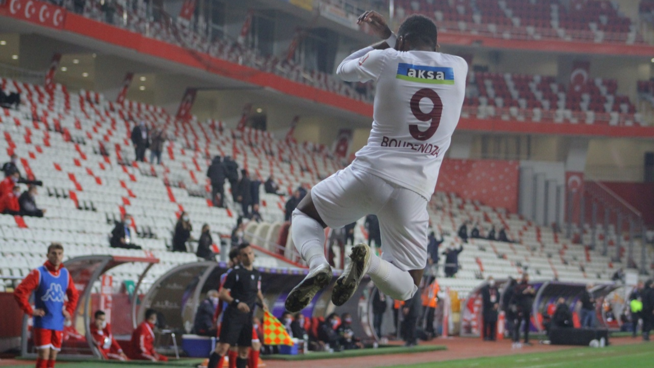 Aaron Boupendza Süper Lig tarihine geçti