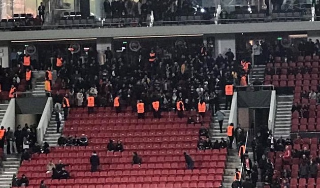 Beşiktaşlı taraftarlardan tarihi truva!
