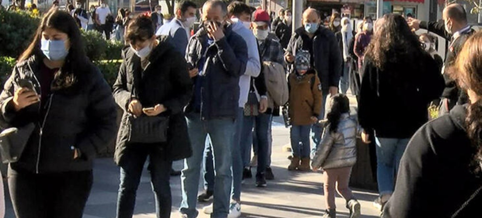 AVM'ler yılbaşı öncesi doldu taştı