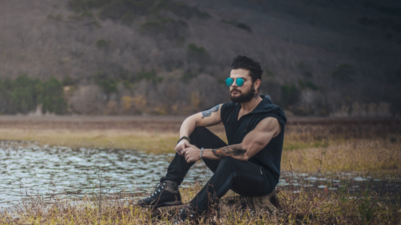 Serhat Karadağ'dan 'Lâl' teklisi