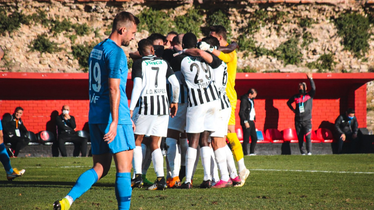 Tuzlaspor'u tek golle deviren Altay, zirveyi ele geçirdi