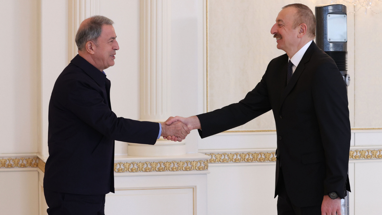 Aliyev, Akar ve TSK komuta kademesini kabul etti