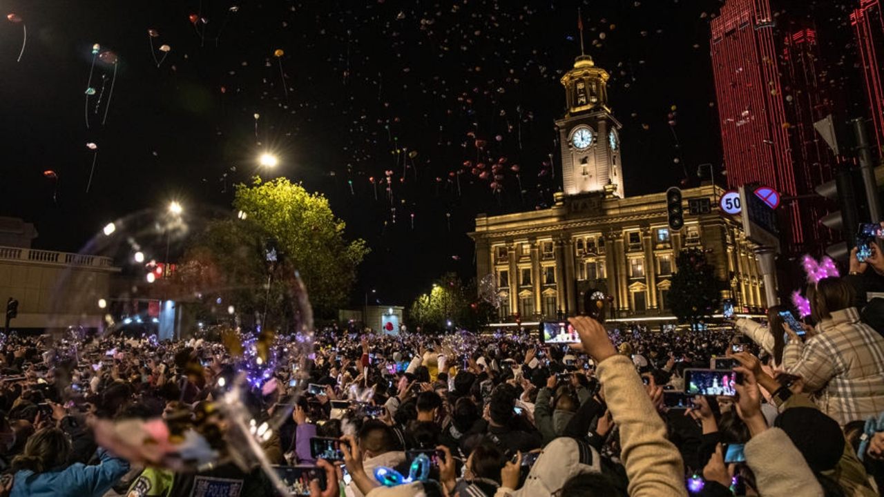 Koronavirüsün ortaya çıktığı Wuhan yeni yıla böyle girdi