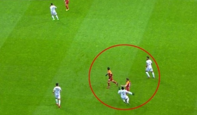 Lukas Podolski'den olay hareket!