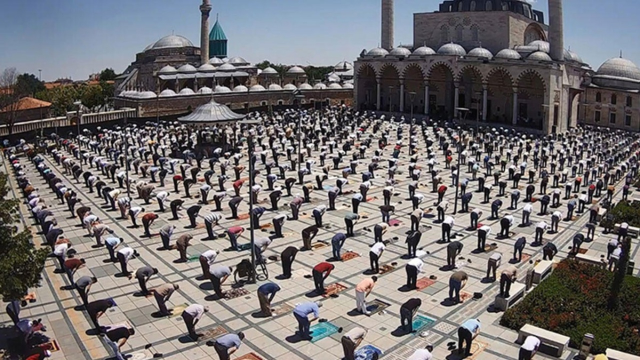 Cuma namazı kaç rekat, nasıl kılınır? Diyanet Cuma namazı kılınışı!