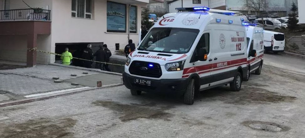 Apartman garajında 3 genç ölü bulundu