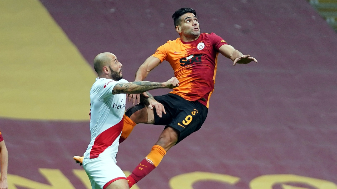 Radamel Falcao aynı yerden sakatlandı