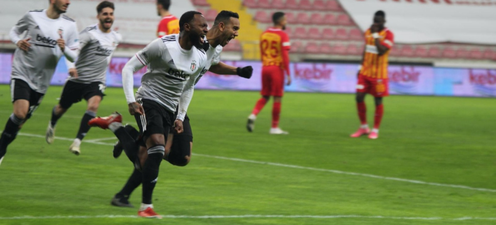 Kayserispor'u 2-0'la geçen Beşiktaş zirvenin yeni sahibi