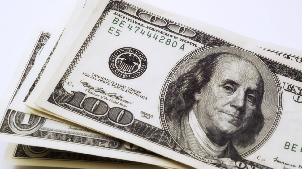 Dolar/TL 2021'e düşüşle girdi