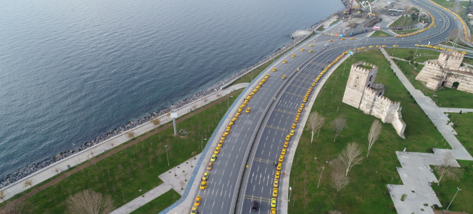 Taksi kuyruğu Yenikapı'dan taştı Kazlıçeşme'ye ulaştı