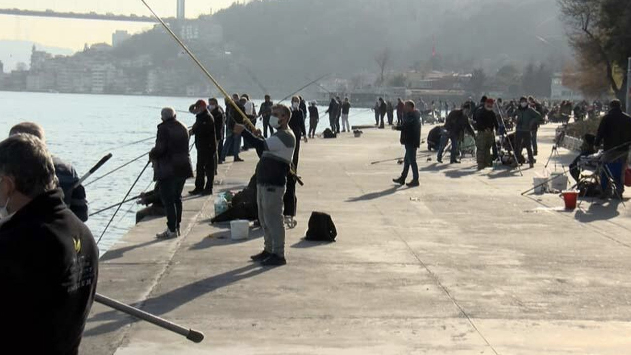 İstanbul'da caddeler sahiller doldu taştı!